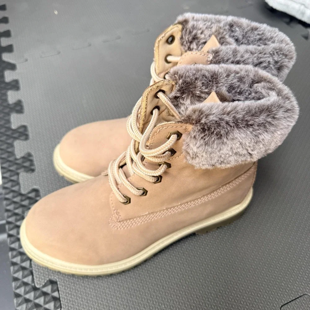 Portland Boots Womens Size 6 Beige Faux Fur Lined Ankle Snow Lace Up Winter